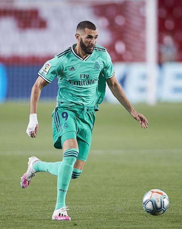 开云线上娱乐 -瓦伦西亚今晨状态回暖,志在德甲名次提升,质疑声仍在,资深球员宣示担当(巴萨队史客战瓦伦西亚打进5球)