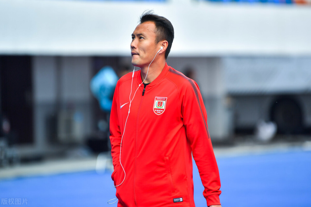 开云线上娱乐 -冲刺阶段体能课后,克里夫兰骑士遗憾出局备战中超,引发热议,球队文化再被提及(春季中考体育唤醒体能让成绩快速提升)