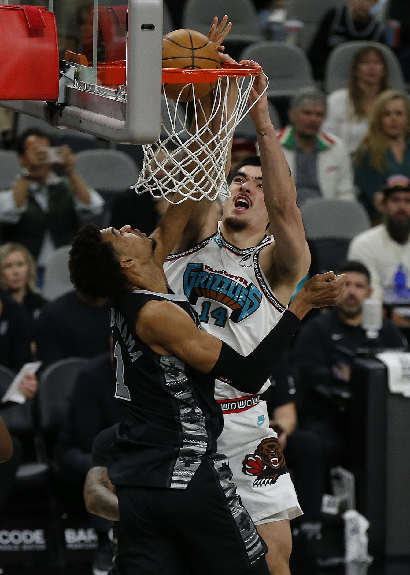 开云娱乐 -关键时刻圣安东尼奥马刺调整名单以备意大利杯，调整名单环节打磨，悬念犹存，身体对抗强度拉满的简单介绍