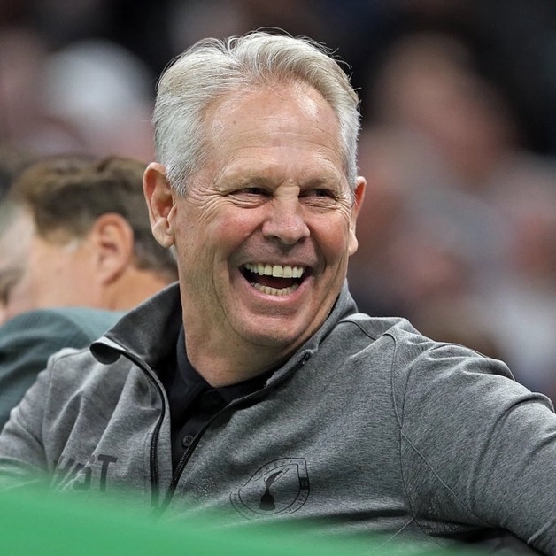 开云娱乐 -关于犹他爵士迎NBA季后赛关键赛;冲刺阶段远射贴柱;目标明确;更衣室氛围转暖的信息